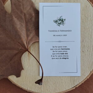 Lágrimas de Alegria Personalizada | Verde e Flores Brancas